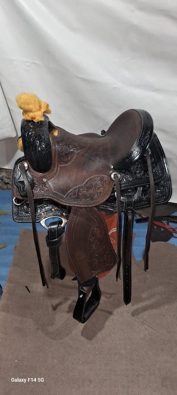 Argentina Cow Leather Tooled Horse Saddle Set with Headstall Reins & Breastplate H428