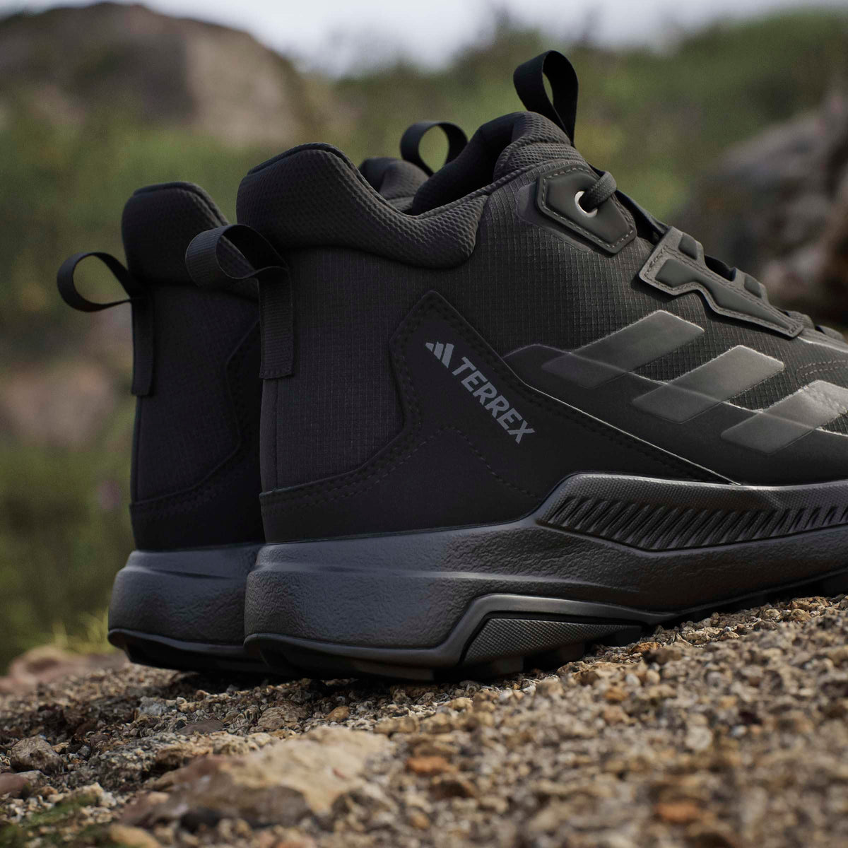 Mid Top Hiking Shoes V948694