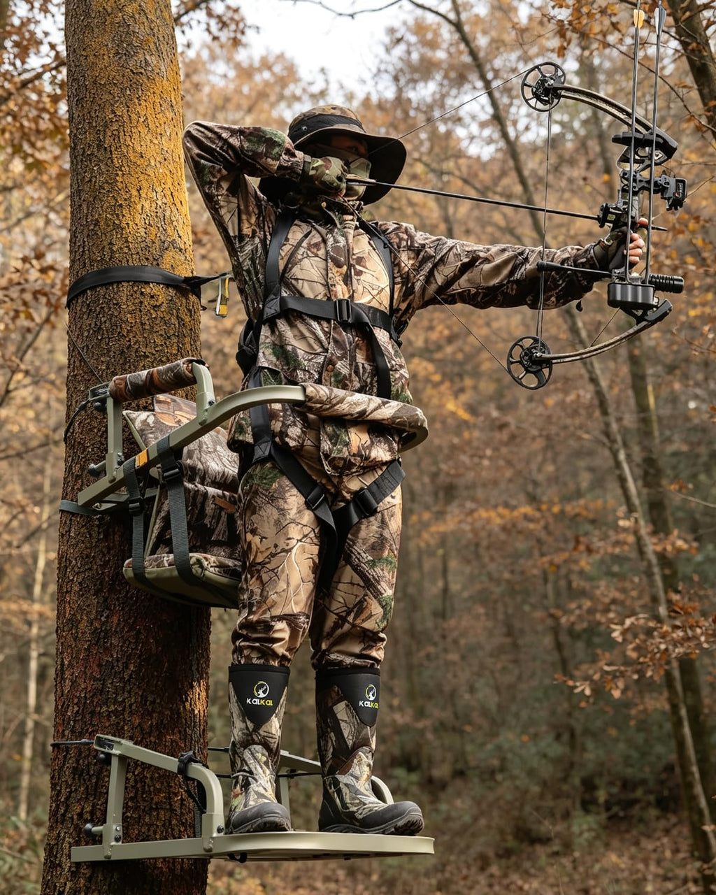 Climbing Tree Stand with Harness and Camo Seat Cushion K31303